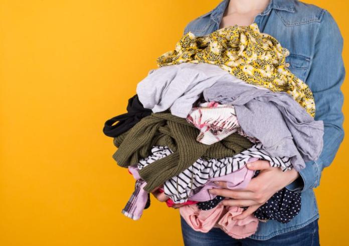 ΔΕΠΥ: Η ακαταστασία στα ρούχα σας είναι σημάδι – Τι να προσέξετε