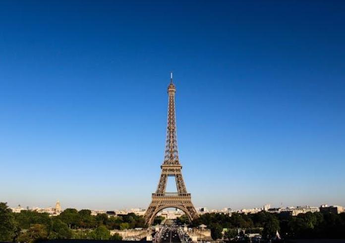 Ανοίγει ξανά για το κοινό ο πύργος του Άιφελ – Λήγει η απεργία στη Γαλλία