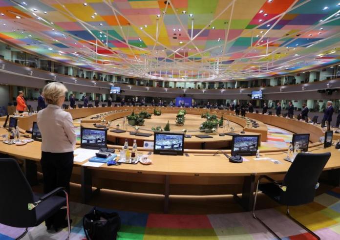 Σύνοδος Κορυφής: Το ευρωομόλογο για την άμυνα διχάζει την Ευρώπη - Μπορέλ εναντίον φον ντερ Λάιεν και Νότος κατά Βορρά