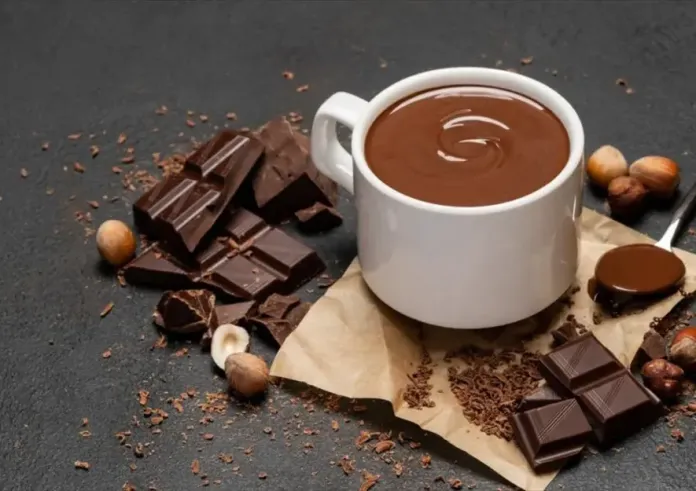 Πώς να φτιάξετε την τέλεια ζεστή σοκολάτα που όλοι θα λατρέψουν