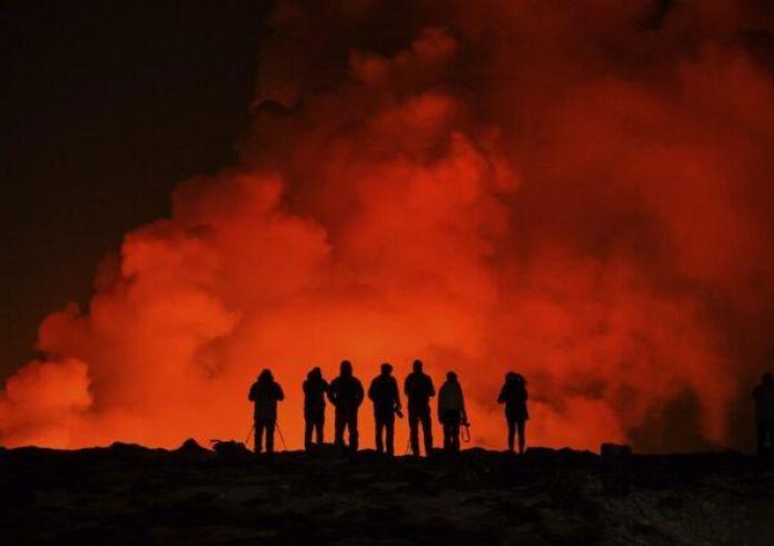Ηφαίστειο στην Ισλανδία: Ήρθε το τέλος – Οι κάτοικοι φοβούνται οτι η πόλη τους θα εξαφανιστεί
