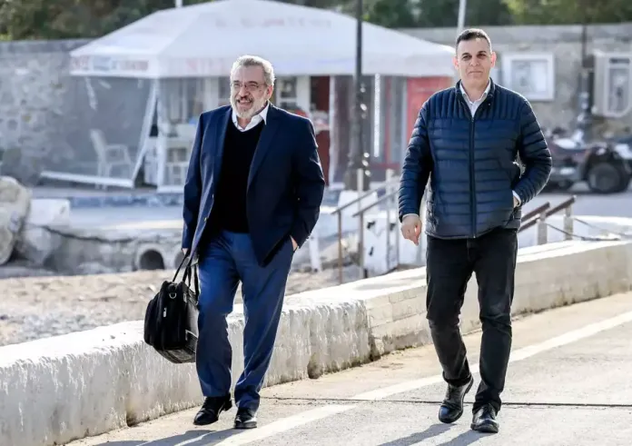 Όθωνας Ηλιόπουλος: Ανατροπή με την παραίτησή του – Είμαι μάχιμος βουλευτής του ΣΥΡΙΖΑ και παραμένω