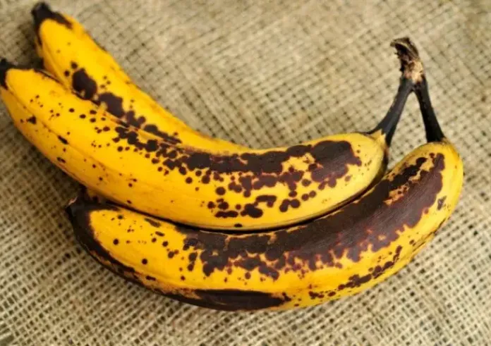 Πώς να αποθηκεύσετε τις μπανάνες για να μην μαυρίσουν γρήγορα