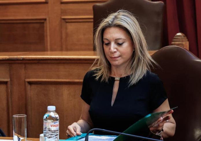 Τέμπη: Η Μαρία Καρυστιανού καταθέτει στο ευρωκοινοβούλιο με «εντολή» 1,3 εκατ. υπογραφών – Καταγγέλλει συγκάλυψη