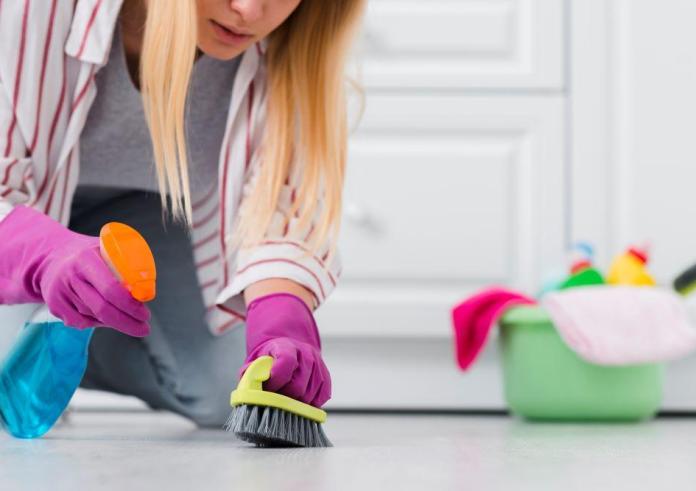 Φτιάξτε τρία σπιτικά καθαριστικά με μόλις δυο υλικά που έχετε στο σπίτι σας!
