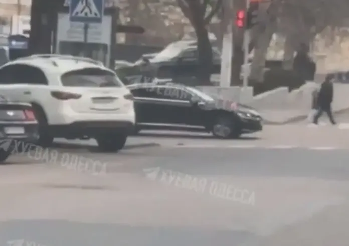 Έκρηξη κοντά στην αυτοκινητοπομπή του Ζελένσκι στην Οδησσό – Όλοι καλά στην ελληνική αποστολή που μετέχει ο Μητσοτάκης