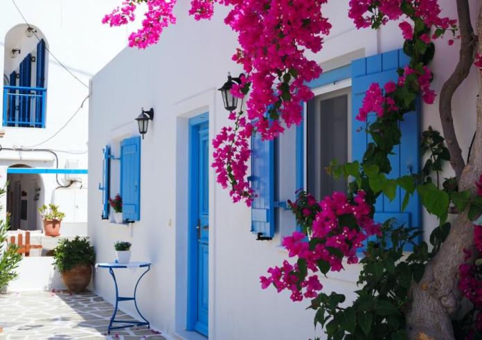 5 ελληνικά νησιά με τα πιο ξεχωριστά πασχαλινά έθιμα