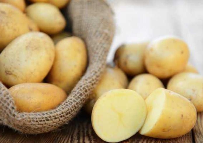 Πράσινες πατάτες: Τι σημαίνει αν οι πατάτες έχουν πρασινίσει λίγο – Τι κίνδυνος υγείας υπάρχει!