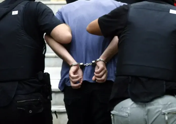 Προφυλακιστέοι οι 2 κατηγορούμενοι για την υπόθεση της 16χρονης που έπεσε σε κώμα μετά από χρήση κοκτέιλ ναρκωτικών
