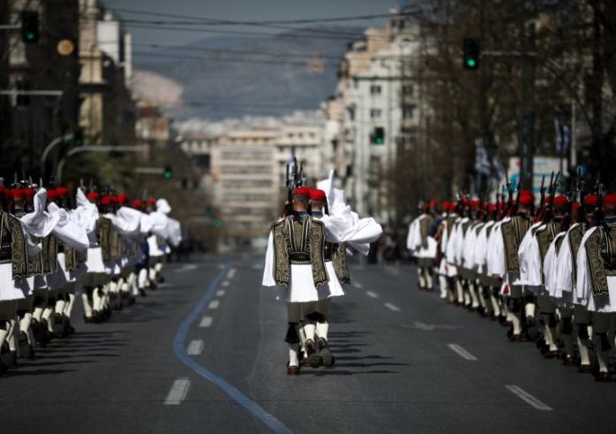 25η Μαρτίου: Ποιοι δρόμοι θα είναι κλειστοί στην Αθήνα για τη στρατιωτική παρέλαση της Δευτέρας