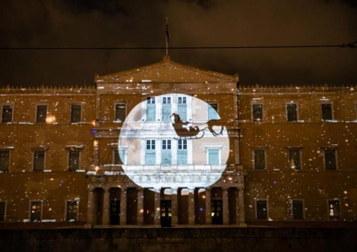 Νέες εκπληκτικές προβολές του εντυπωσιακού 3D projection mapping στη Βουλή! Βίντεο