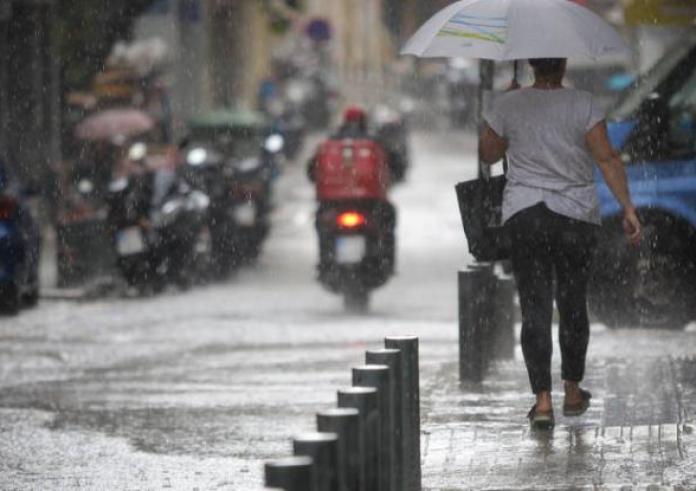 Σάκης Αρναούτογλου: Ντυθείτε πιο ζεστά το επόμενο 48ωρο – Ισχυροί άνεμοι και βροχές