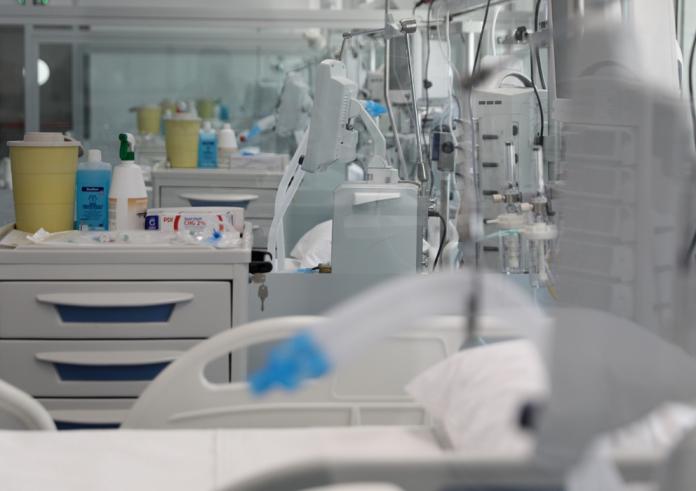 Συναγερμός για την ραγδαία αύξηση των κρουσμάτων και την ασφυξία στα νοσοκομεία