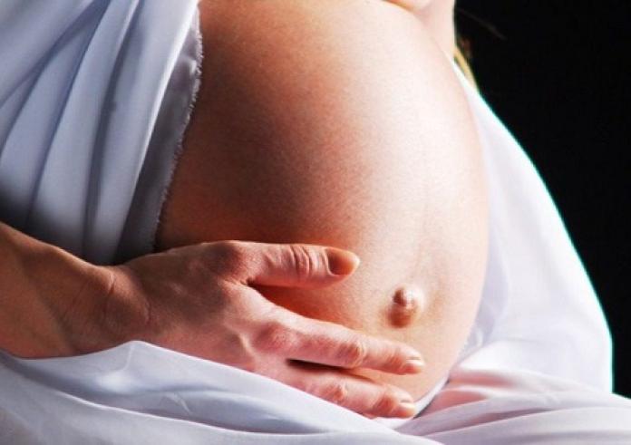 Εγκυμοσύνη: Μεγαλύτερος ο κίνδυνος αποβολής για όσες δουλεύουν τα βράδια