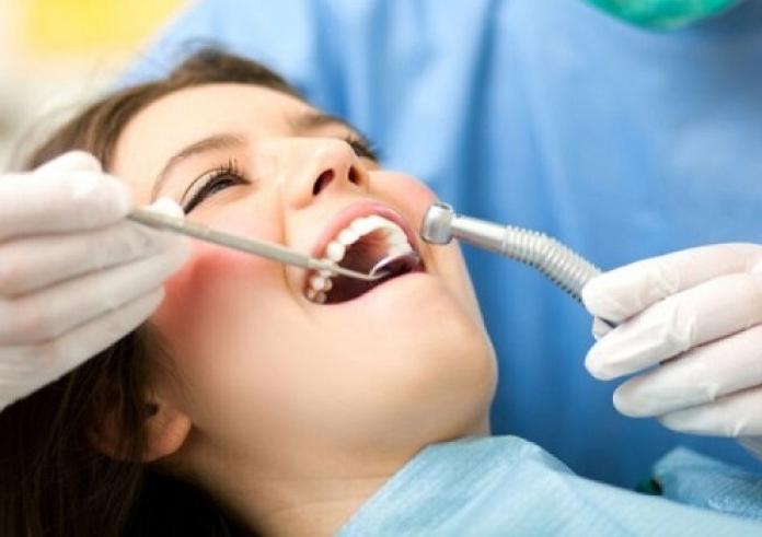 Χαμόγελο: Πέντε τροφές που αποφεύγει ένας οδοντίατρος