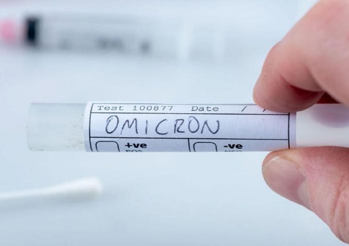 Μετάλλαξη Όμικρον – Λινού: Κίνδυνος και για τους εμβολιασμένους
