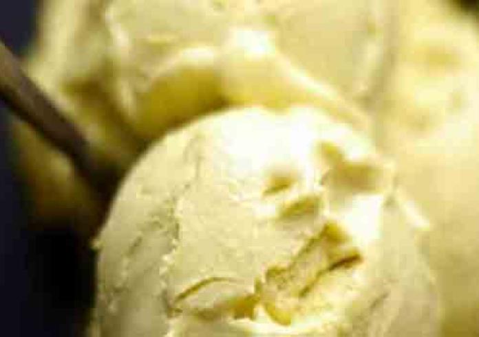 Σπιτικό παγωτό: Εύκολη συνταγή με μόλις τρία υλικά