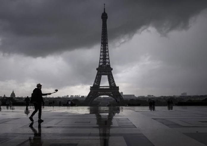 Τα 12 διάσημα αξιοθέατα που πρέπει να δείτε στο πανέμορφο Παρίσι