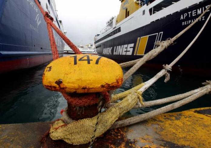 Πλοία: Δεμένα στα λιμάνια λόγω της 24ωρης απεργίας των ναυτικών για τη δολοφονία του Αντώνη Καρυώτη