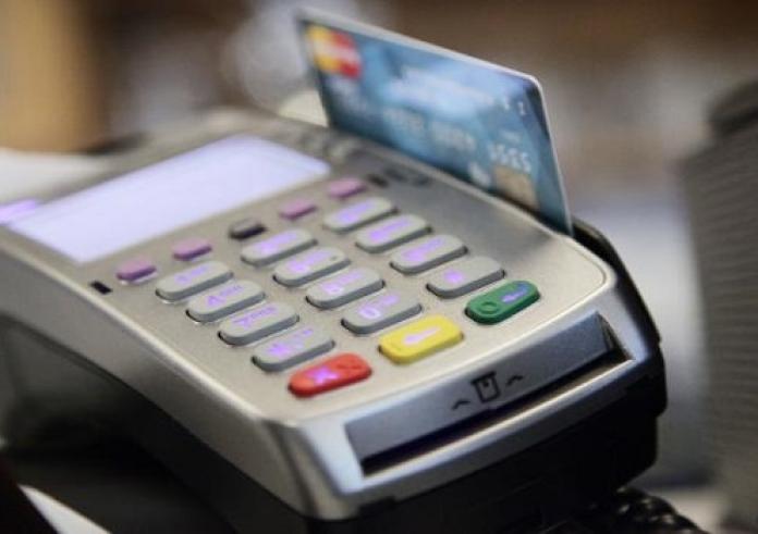 POS: Τέλος χρόνου για 35 κλάδους – Πρόστιμα 1.500 ευρώ από την 1η Απριλίου σε όσους δεν δέχονται πληρωμές με κάρτα