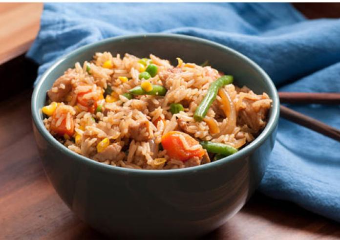 Τηγανητό ρύζι με κοτόπουλο: Μία υπέροχη συνταγή