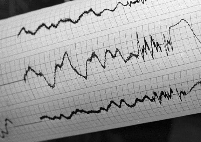 Ευθύμης Λέκκας: Μικρές ρωγμές από τον σεισμό στην Εύβοια – Το παρακολουθούμε