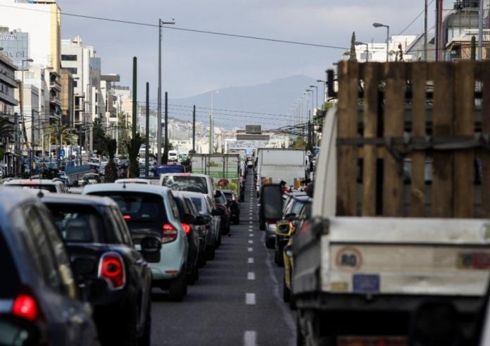 Κίνηση τώρα: Στο «κόκκινο» ο Κηφισός – Συμφόρηση στο κέντρο της Αθήνας