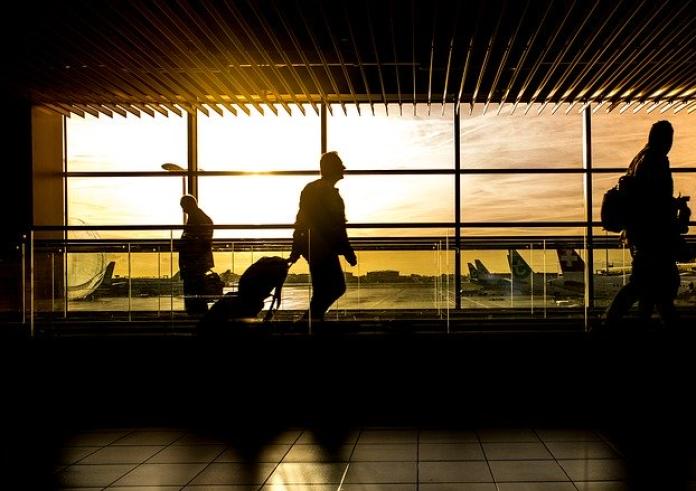 Η Κομισιόν ανοίγει παράθυρο για ελεύθερα ταξίδια – Πρόταση για μείωση των περιορισμών