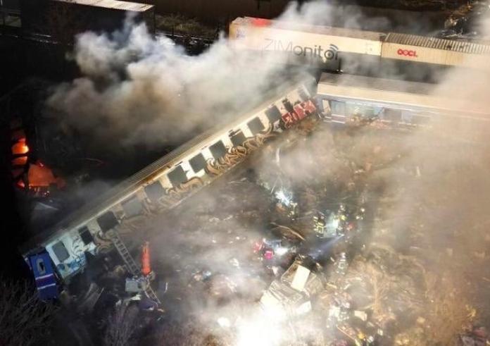 Τέμπη: Συγκλονιστικές μαρτυρίες επιβατών για την μετωπική σύγκρουση των τρένων