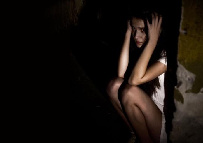 Κόρινθος: Σοκάρει καταγγελία 14χρονης για απόπειρα βιασμού από πέντε μαθητές - Τα λόγια της μητέρας της