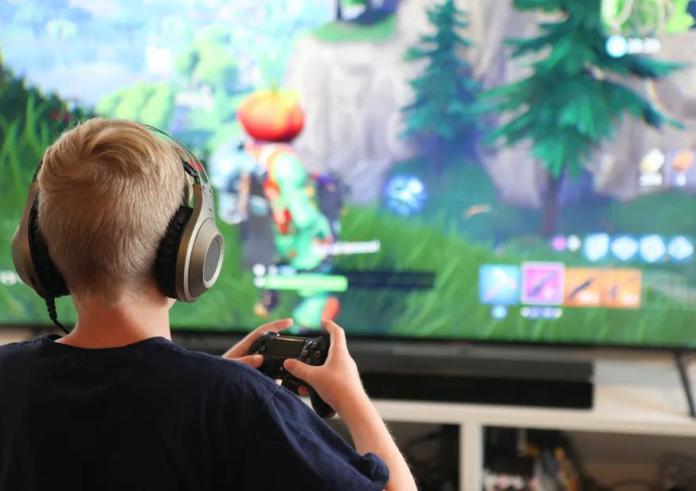 Τι να κάνετε αν τα παιδιά σας περνούν πολλές ώρες παίζοντας ηλεκτρονικά παιχνίδια