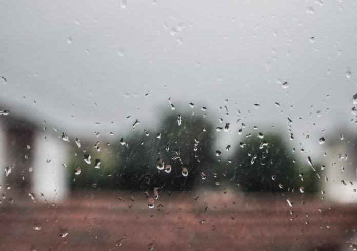 Καιρός αύριο: Ζέστη με τοπικές βροχές και καταιγίδες – Αναλυτική πρόγνωση