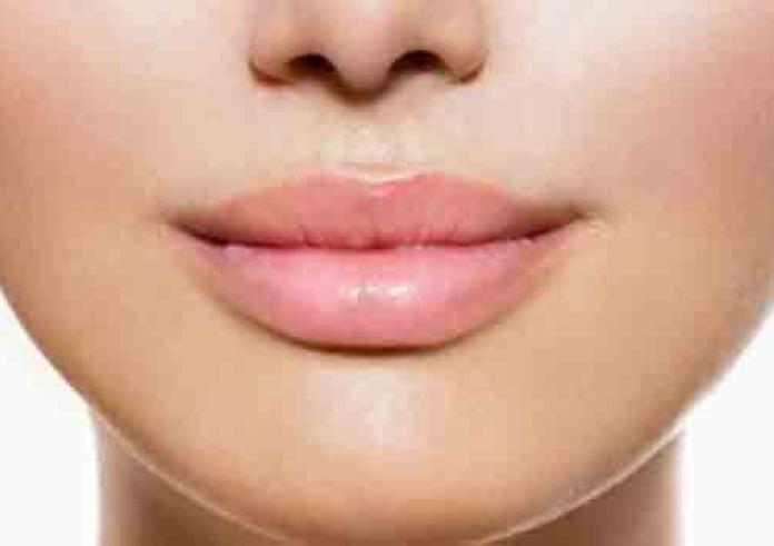 Το μυστικό για επιπλέον όγκο στα χείλη με φυσικό τρόπο