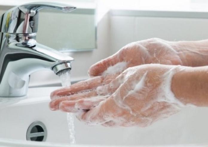 Γιατί στεγνώνουν τα χέρια μετά το πλύσιμο - Πώς να τα κρατάτε ενυδατωμένα