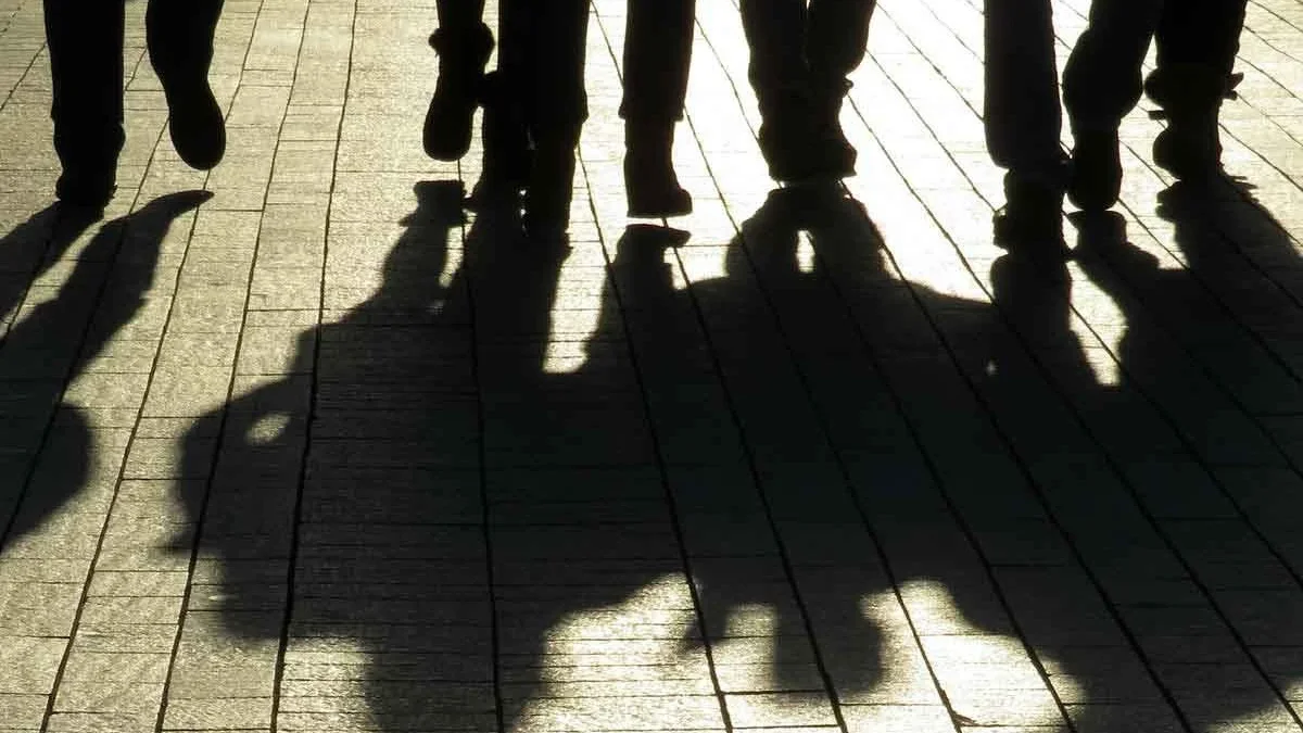Συμμορία τρομοκρατεί το Περιστέρι: Επικίνδυνες επιθέσεις με μαχαίρια και καδρόνια