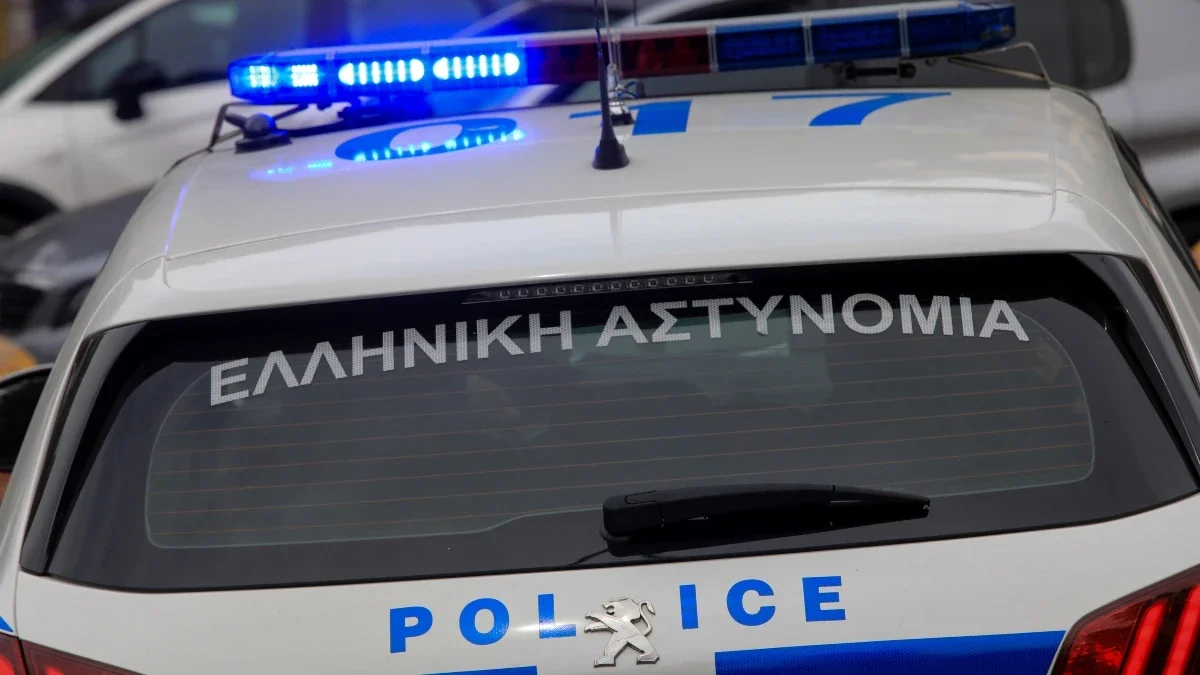 Νέα Σμύρνη: Συνελήφθη τράπερ, γιος γνωστού ηθοποιού ύστερα από καταδίωξη – Προσπάθησε να διαφύγει