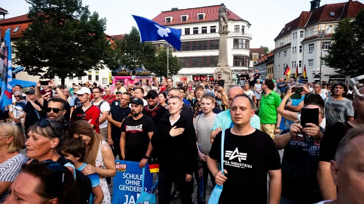 Η AfD επαναφέρει το σενάριο του Dexit και την έξοδο από τη Σένγκεν