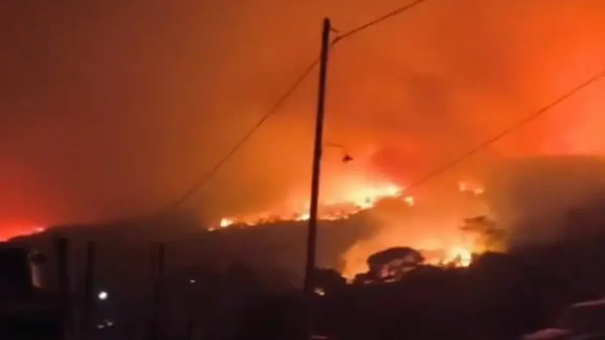 Συναγερμός από το Megafire στο Πόρτο Γερμενό: Καίγονται σπίτια