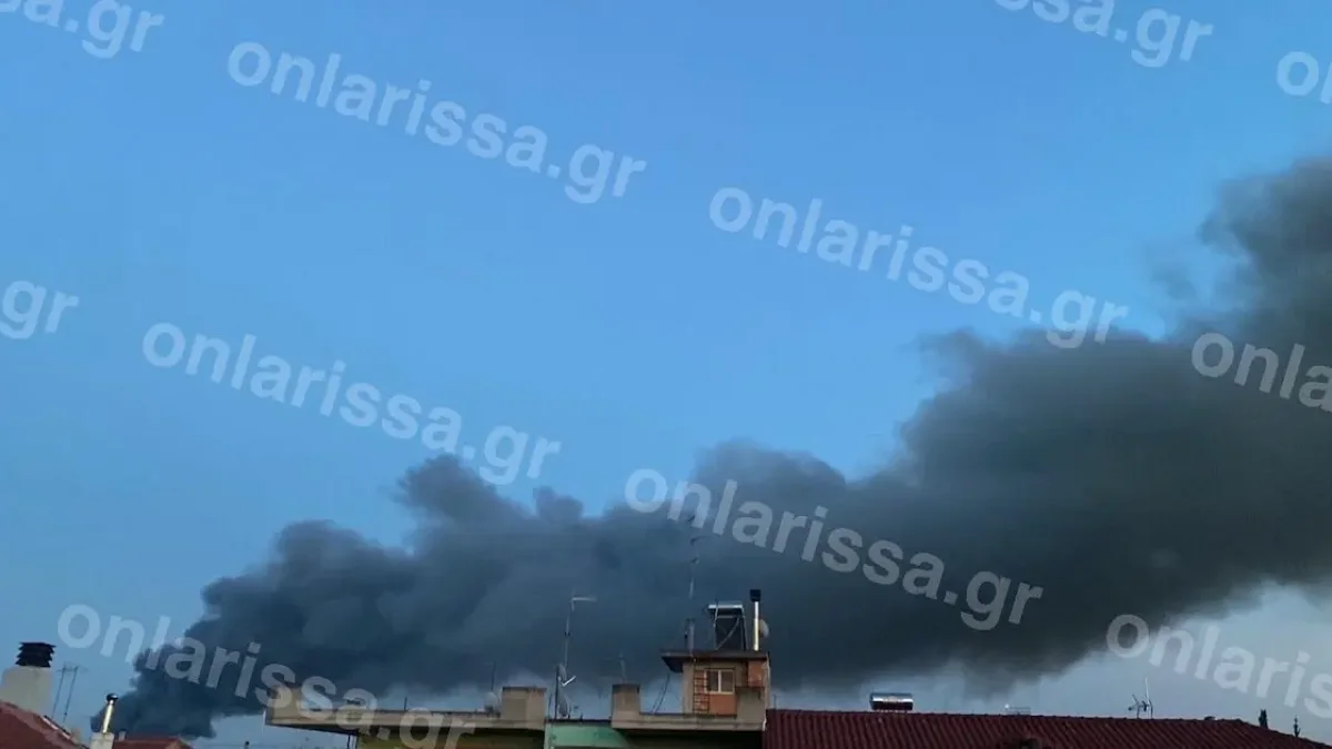 Μεγάλη φωτιά σε εργοστάσιο στη Λάρισα: Ενεργοποιήθηκε το 112 και διακόπηκε η κυκλοφορία