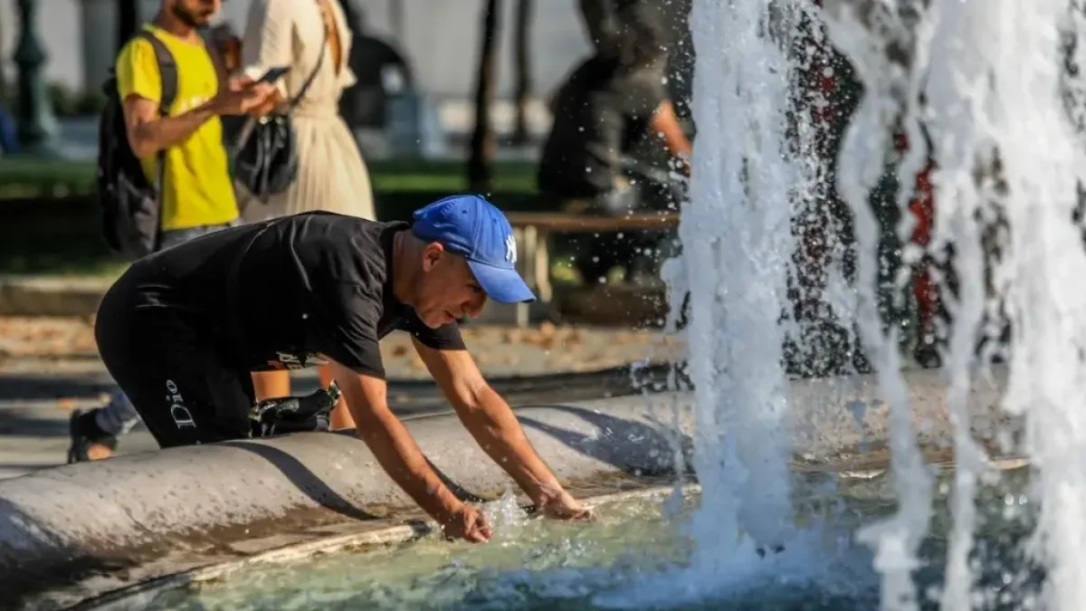 Ο καύσωνας επιμένει με 40άρια και υγρασία: Αφόρητη ζέστη μέχρι τα μέσα της εβδομάδας