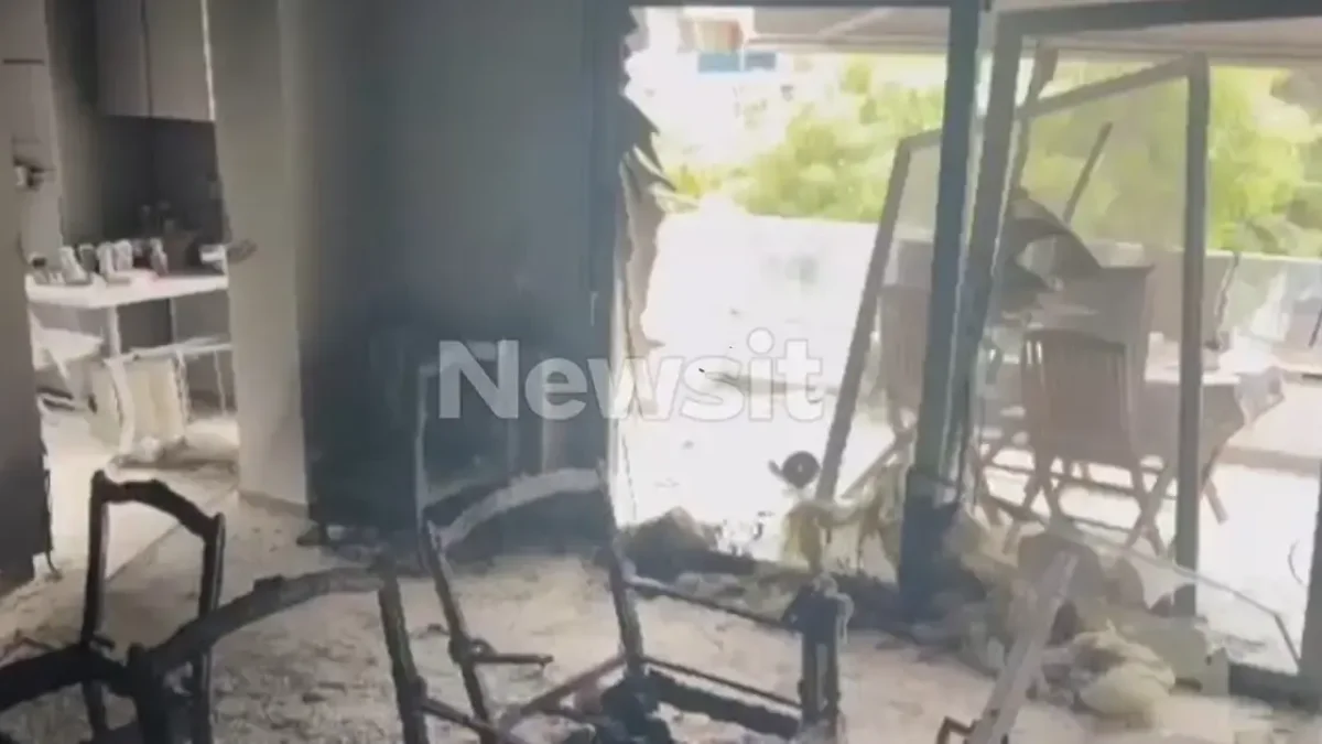 Αξιωματικός του πολεμικού ναυτικού έβαλε φωτιά σε σπίτι και αυτοκίνητα πρώην συντρόφων του στη Γλυφάδα