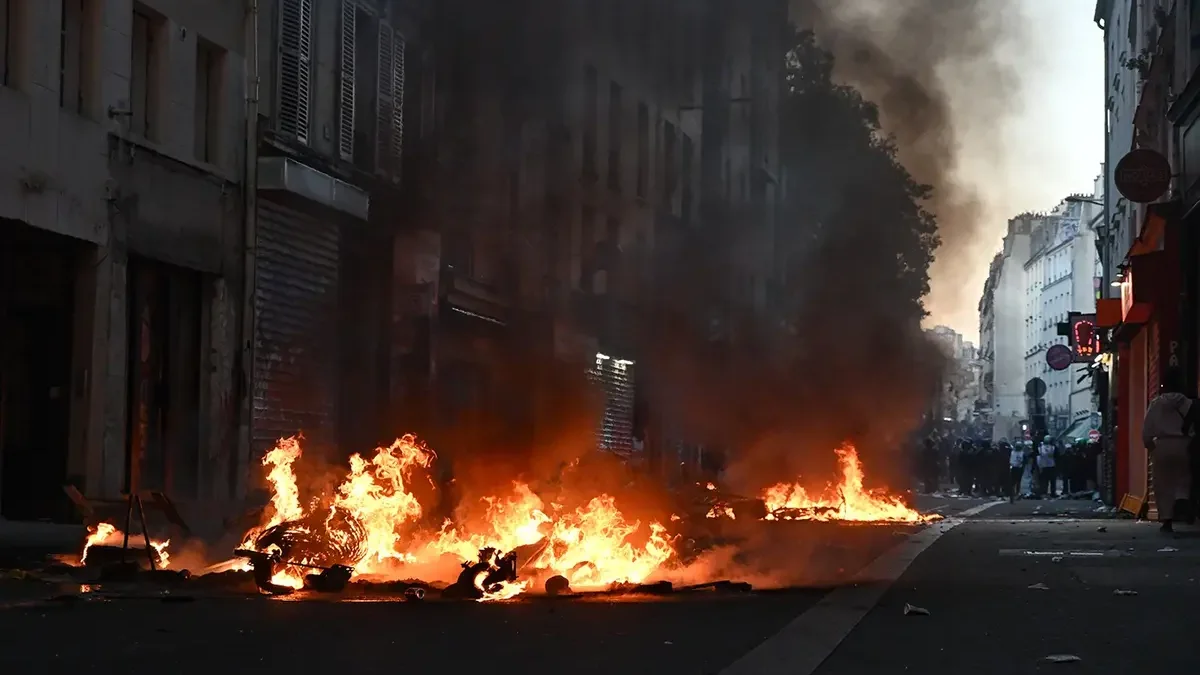 Οι διαδηλώσεις στη Γαλλία επηρεάζουν την οικονομία και οδηγούν σε απαγορεύσεις
