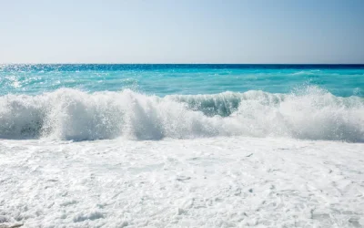Εύβοια: Πώς σώθηκαν μάνα και κόρη που παρασύρθηκαν από δυνατούς ανέμους σε παραλία