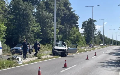Τραγωδία έξω από τη Λάρισα: Αυτοκίνητο έπεσε σε κολόνα – Νεκρή νεαρή γυναίκα