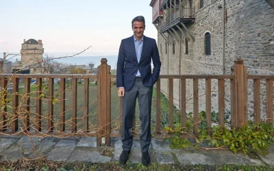 Mητσοτάκης: Η επίσκεψη στο Άγιο Όρος – Ρίχνει γέφυρες στο «κόμμα του ράσου»