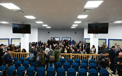 Δίκη για Τέμπη: Χάος και ασφυκτικές συνθήκες στην αίθουσα - Παρέμβαση Αρείου Πάγου