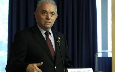 Ευθύμιος Λέκκας: «Βρισκόμαστε ένα βήμα πριν την κατάρρευση»