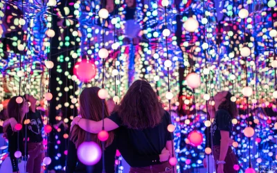 Dopamine Party: Τι είναι αυτή η νέα τάση διασκέδασης που υπόσχεται να αυξήσει τις ενδορφίνες μας