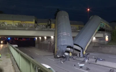 Σιδηροδρομικό ατύχημα στη Γερμανία: Εκτροχιασμός εμπορευματικού συρμού και πτώση από ύψος 5 μέτρων