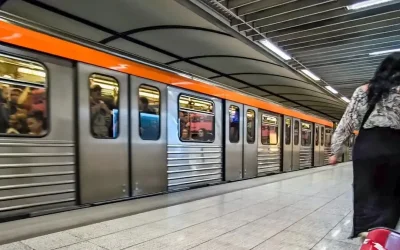 Ελεγκτής του Μετρό ζητούσε χρήματα από επιβάτες για να μην τους «κόβει» πρόστιμα